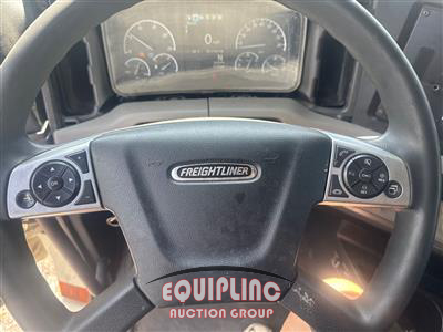 2021 Freightliner CASCADIA 126 6X4 T/A SLEEPER T