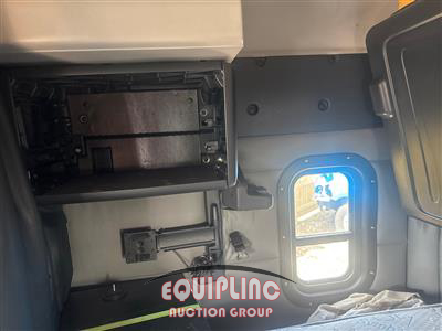 2021 Freightliner CASCADIA 126 6X4 T/A SLEEPER T