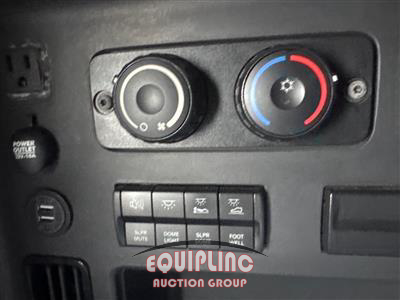 2021 Freightliner CASCADIA 126 6X4 T/A SLEEPER T