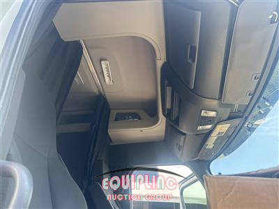 2021 Freightliner CASCADIA 126 6X4 T/A SLEEPER T