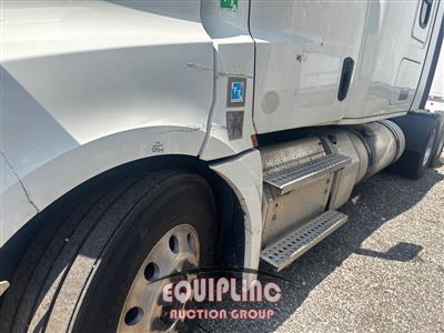 2021 Freightliner CASCADIA 126 6X4 T/A SLEEPER T