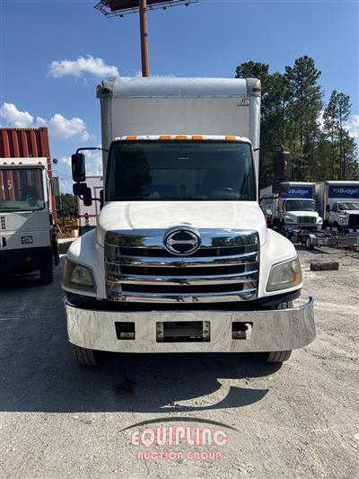 2016 Hino 268A 4X2 S/A 26FT BOX TRUCK