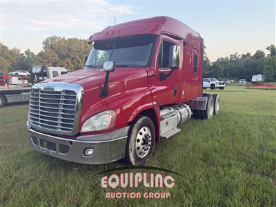 2017 Freightliner CASCADIA 6X4 T/A SLEEPER TRUCK