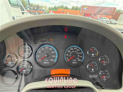 2015 International 4300 4X2 S/A 26FT NON CDL BOX 