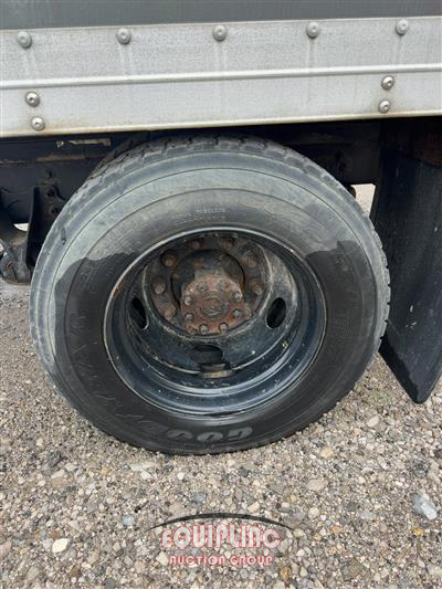 2015 International 4300 4X2 S/A 26FT NON CDL BOX 