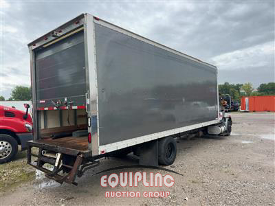 2015 International 4300 4X2 S/A 26FT NON CDL BOX 