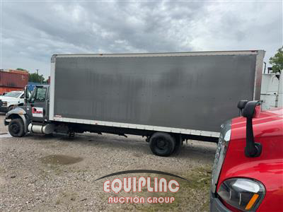 2015 International 4300 4X2 S/A 26FT NON CDL BOX 