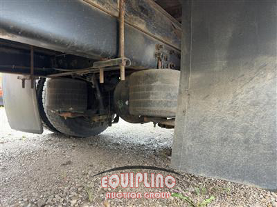 2015 International 4300 4X2 S/A 26FT NON CDL BOX 