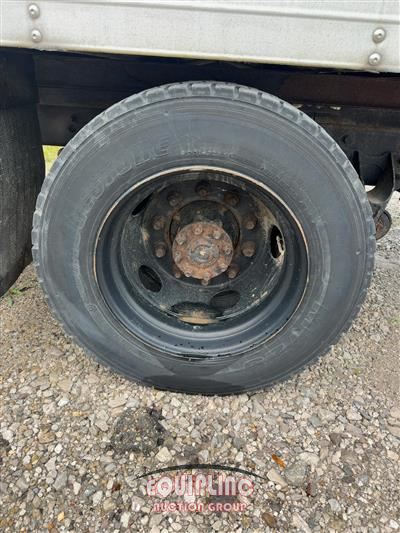 2015 International 4300 4X2 S/A 26FT NON CDL BOX 