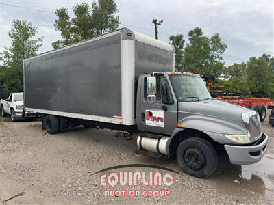2015 International 4300 4X2 S/A 26FT NON CDL BOX 