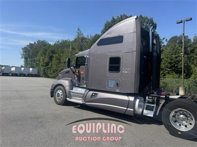 2016 Kenworth T660 6X4 T/A SLEEPER TRUCK TRA