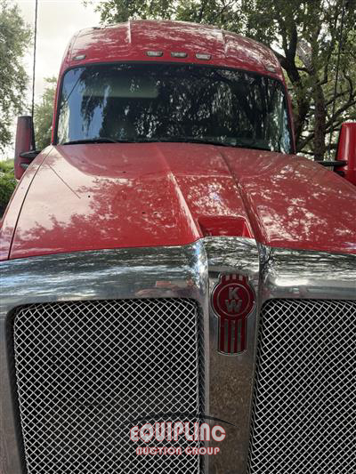 2019 Kenworth T680 T/A 6X4 SLEEPER TRUCK TRA