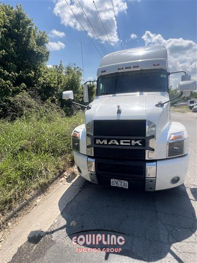 2020 Mack ANTHEM AN64T 6X4 T/A SLEEPER T