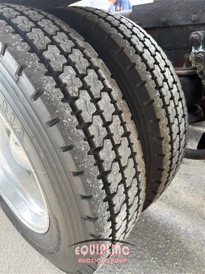 1996 Kenworth T660