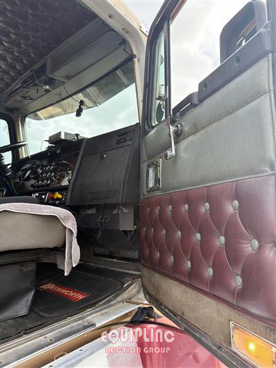 1996 Kenworth T660