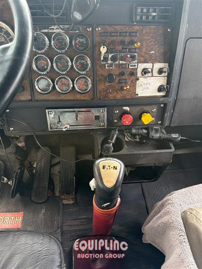 1996 Kenworth T660
