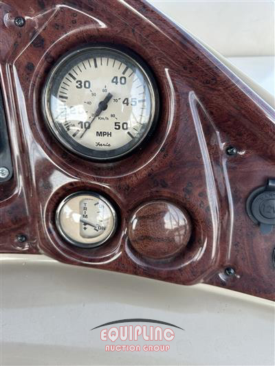 2015 BENTLEY PONTOON BOAT