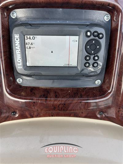 2015 BENTLEY PONTOON BOAT