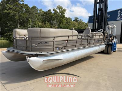 2015 BENTLEY PONTOON BOAT