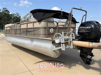 2015 BENTLEY PONTOON BOAT