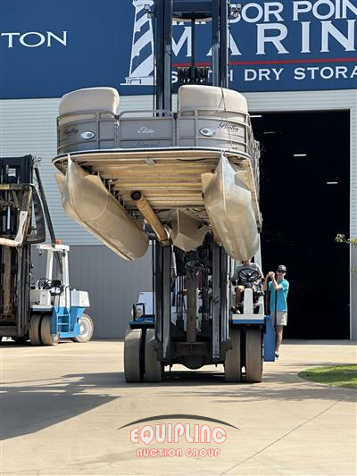 2015 BENTLEY PONTOON BOAT