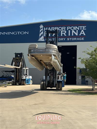 2015 BENTLEY PONTOON BOAT