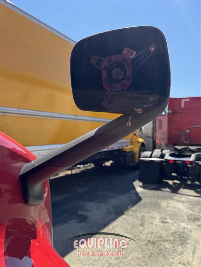 2019 Freightliner CASCADIA 6X4 T/A SLEEPER TRUCK