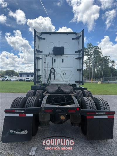 2023 Freightliner CASCADIA