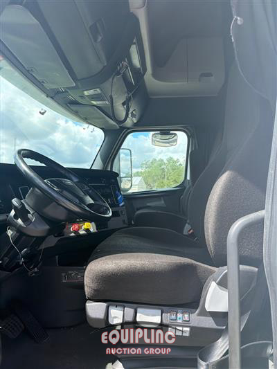 2023 Freightliner CASCADIA