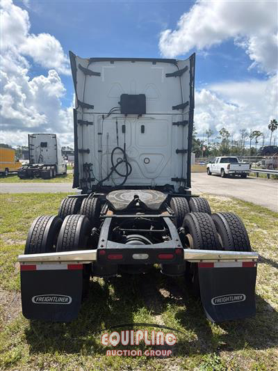 2023 Freightliner Cascadia