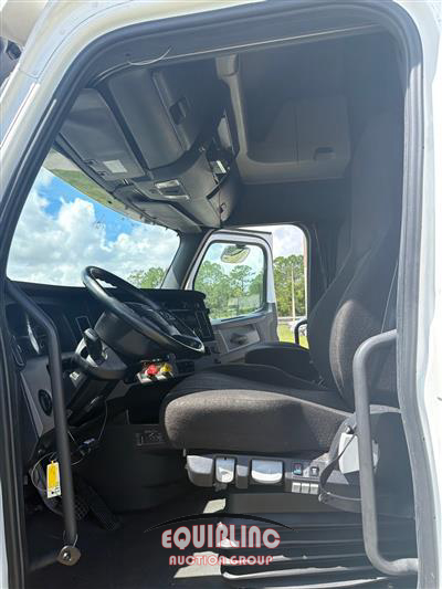 2023 Freightliner Cascadia