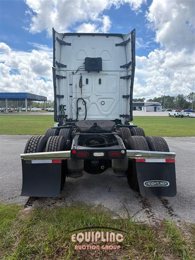2023 Freightliner Cascadia