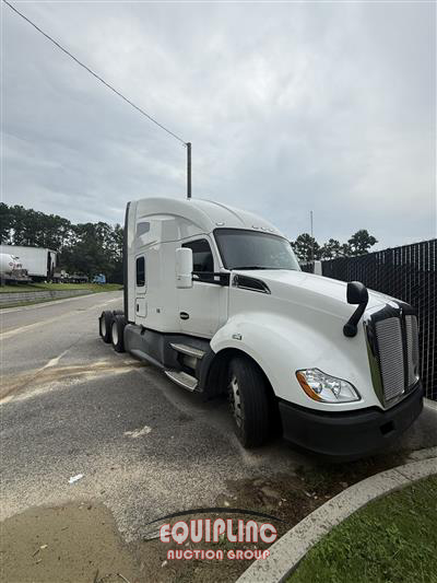 2018 Kenworth T680 6X4 T/A SLEEPER TRUCK TRA