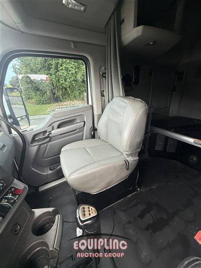 2018 Kenworth T680 6X4 T/A SLEEPER TRUCK TRA