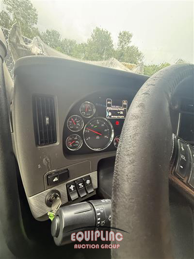 2018 Kenworth T680 6X4 T/A SLEEPER TRUCK TRA