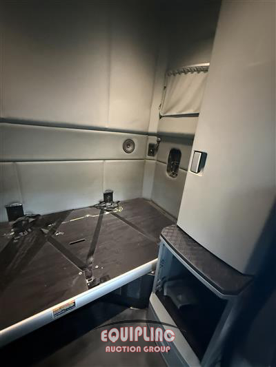 2018 Kenworth T680 6X4 T/A SLEEPER TRUCK TRA