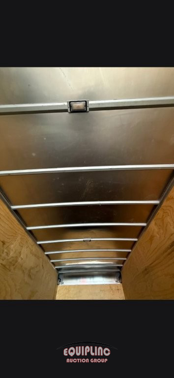 2019 Hino 268A 24' BOX TRUCK
