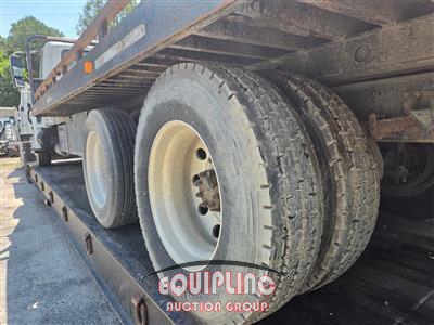2003 International 4400 4X2 S/A ROLLBACK WITH LIF