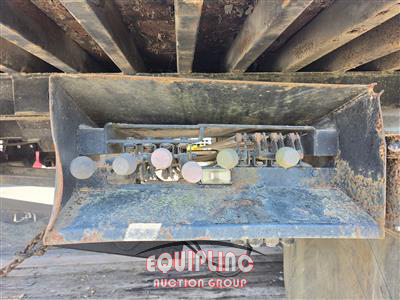 2003 International 4400 4X2 S/A ROLLBACK WITH LIF