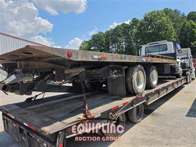 2003 International 4400 4X2 S/A ROLLBACK WITH LIF