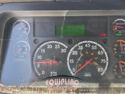 2012 Freightliner Cascadia CA113DC 6X4 T/A DAY C