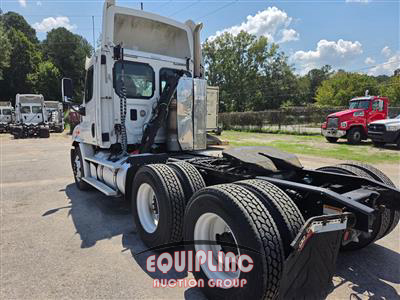 2012 Freightliner Cascadia CA113DC 6X4 T/A DAY C