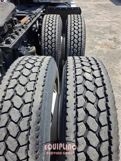 2012 Freightliner Cascadia CA113DC 6X4 T/A DAY C