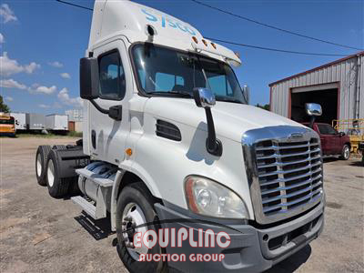 2012 Freightliner Cascadia CA113DC 6X4 T/A DAY C