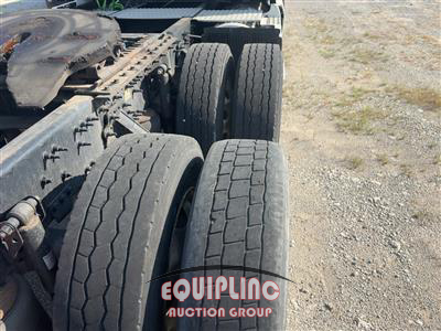 2019 Volvo VNL64T860 6X4 T/A SLEEPER TRUC