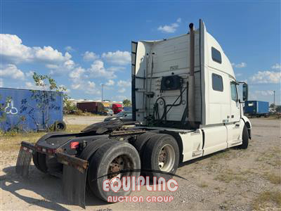 2019 Volvo VNL64T860 6X4 T/A SLEEPER TRUC