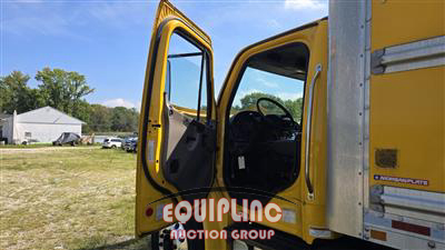 2019 Freightliner M2 4X2 26FT NON CDL BOX TRUCK