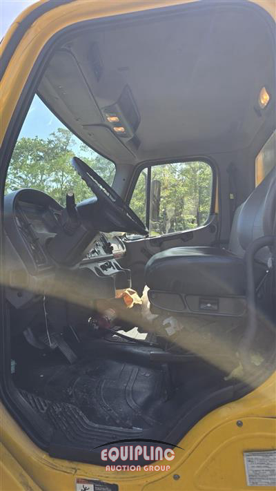 2019 Freightliner M2 4X2 26FT NON CDL BOX TRUCK