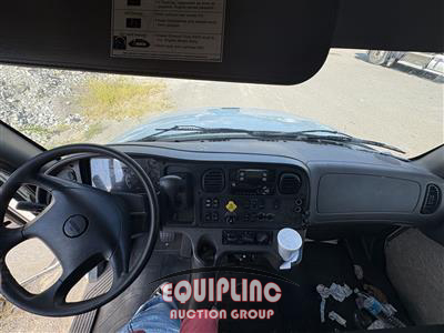 2019 Freightliner M2 4X2 S/A 26FT NON CDL BOX TR
