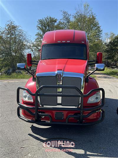 2019 Kenworth T680 6X4 T/A SLEEPER TRUCK TRA